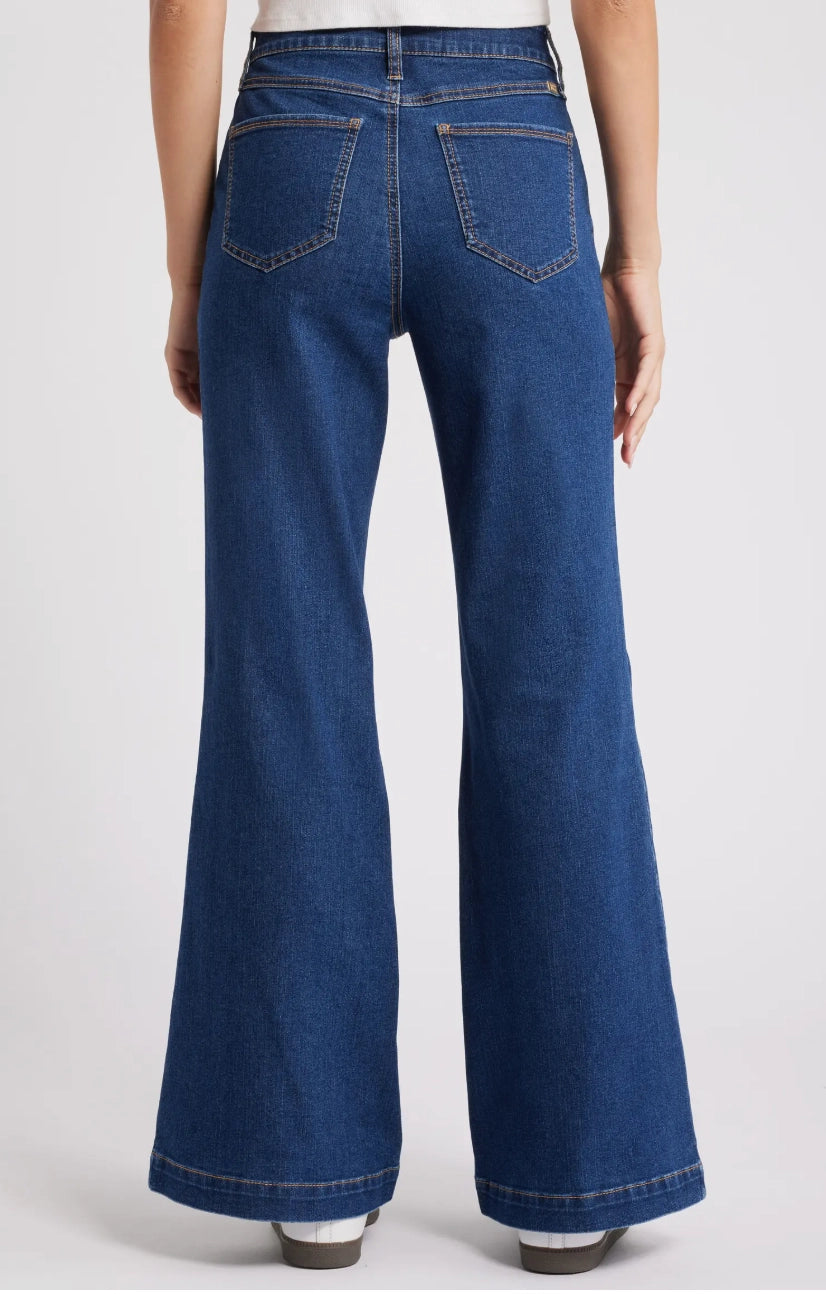 32" Relaxed Flare Jean w/ Patch Pockets