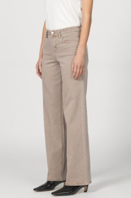 Taylor Straight Leg Jean
