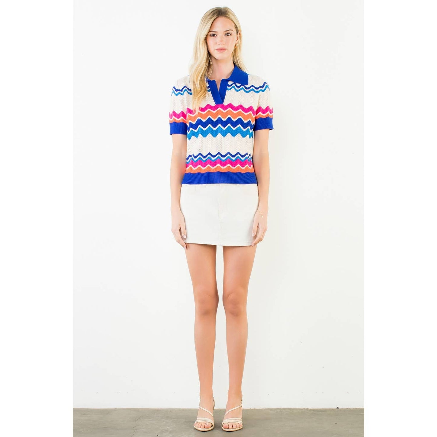 Short Sleeve Collared Zigzag Knit Top