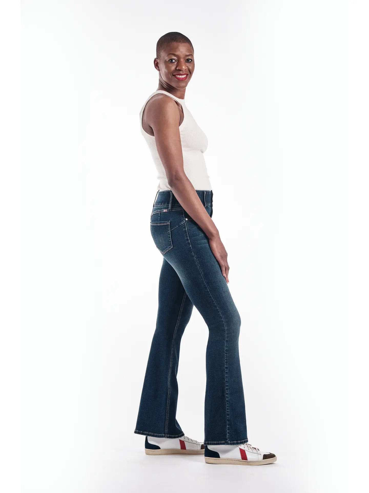 34" Shapewear Fit & Lift Flare Jean in Oretha