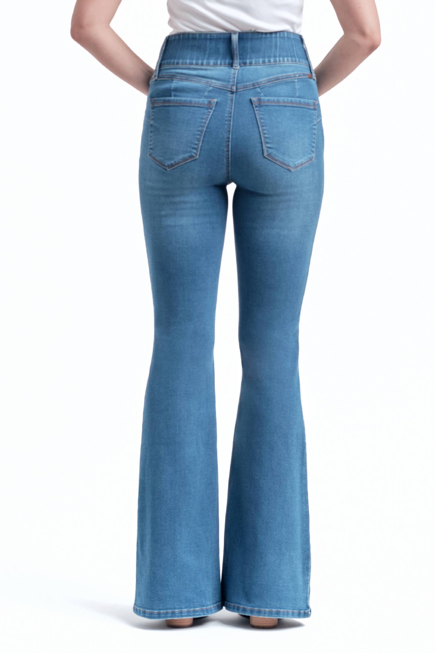 Petite 29" Shapewear Fit & Lift Flare Jean in Elsie