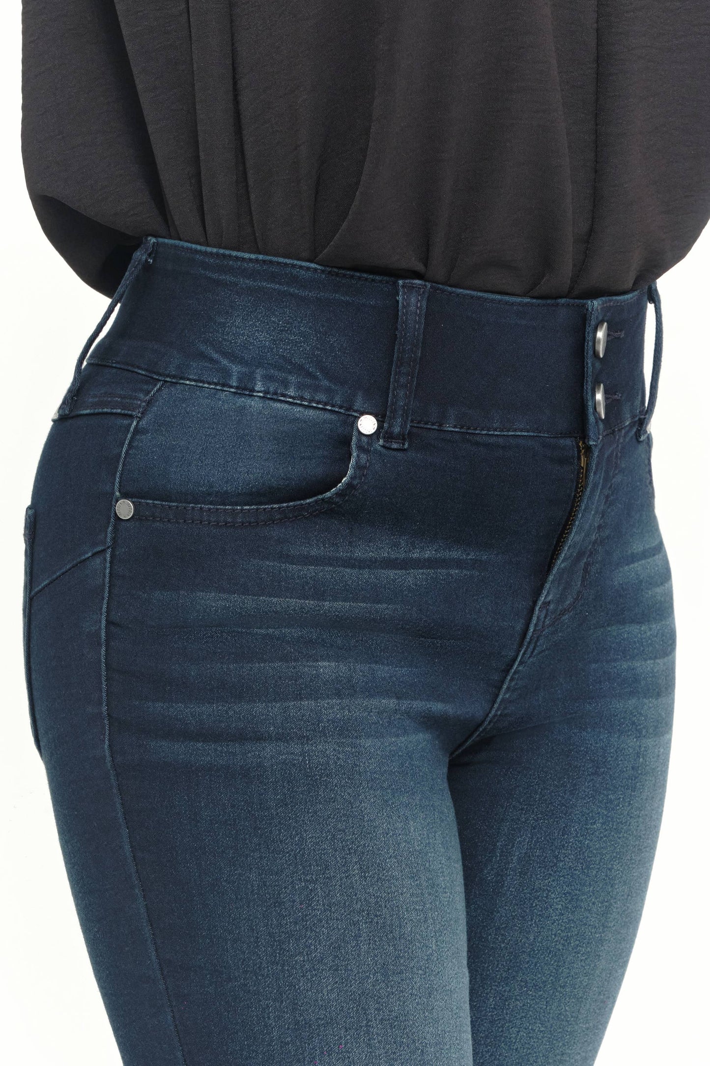 Petite 29" Shapewear Fit & Lift Flare Jean in Ashton