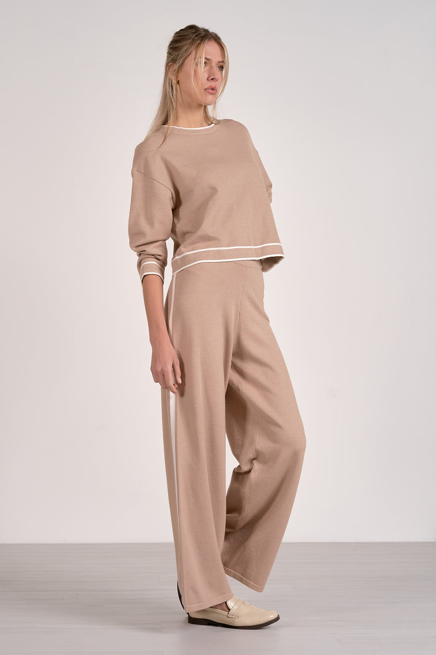 Wide Leg Contrast Pants