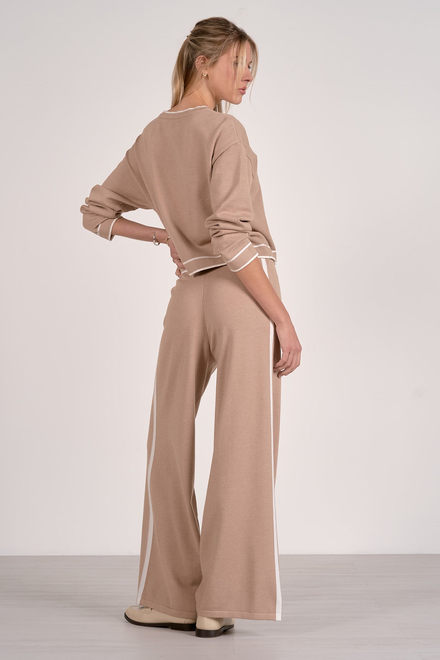 Wide Leg Contrast Pants