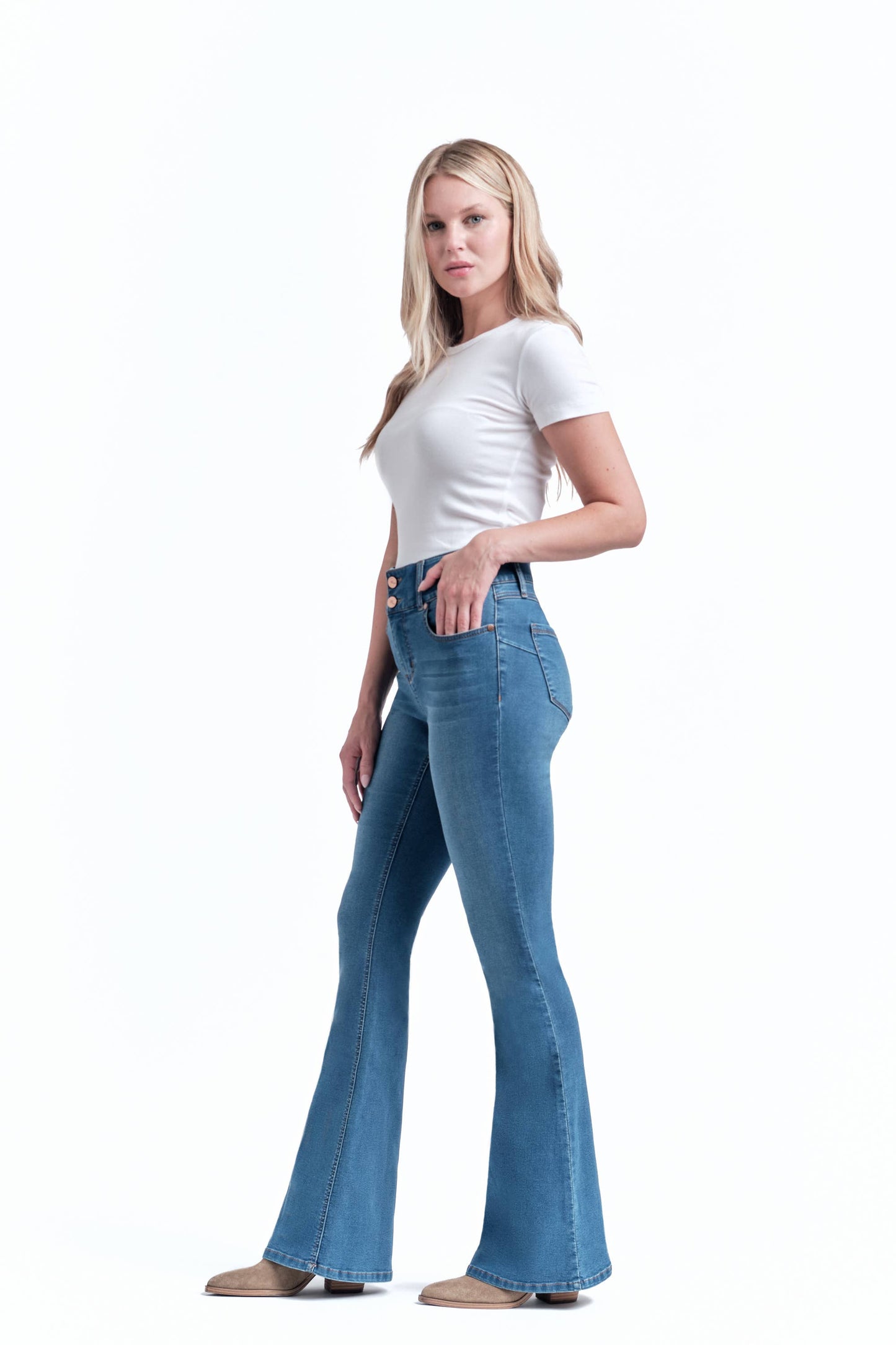 34'' Shapewear Fit & Lift Flare Jean in Elsie
