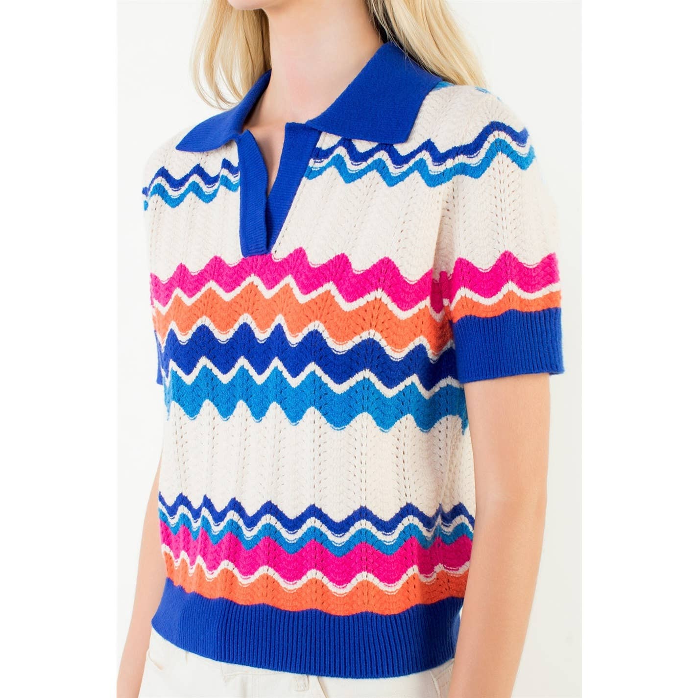 Short Sleeve Collared Zigzag Knit Top