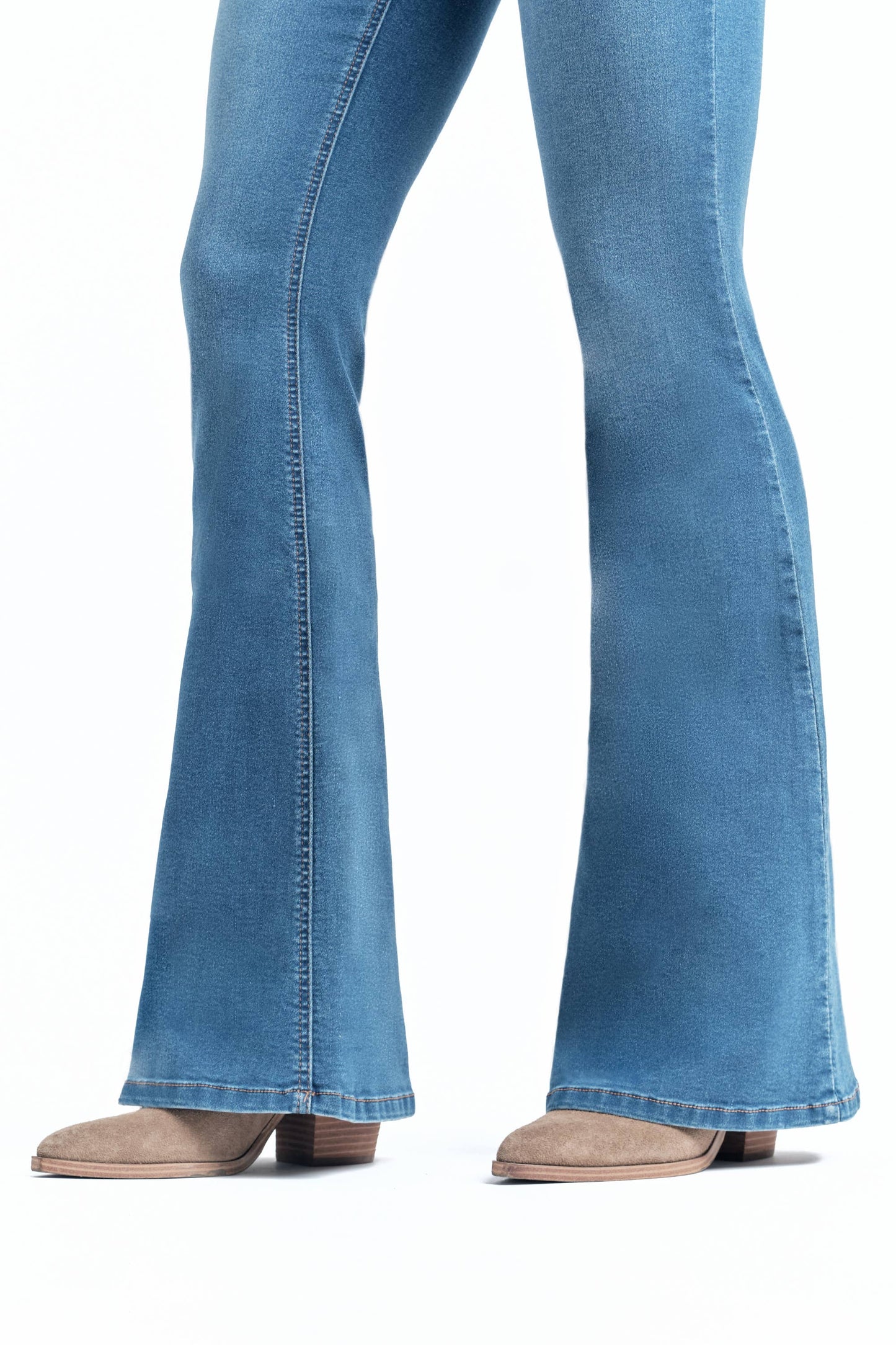 34'' Shapewear Fit & Lift Flare Jean in Elsie