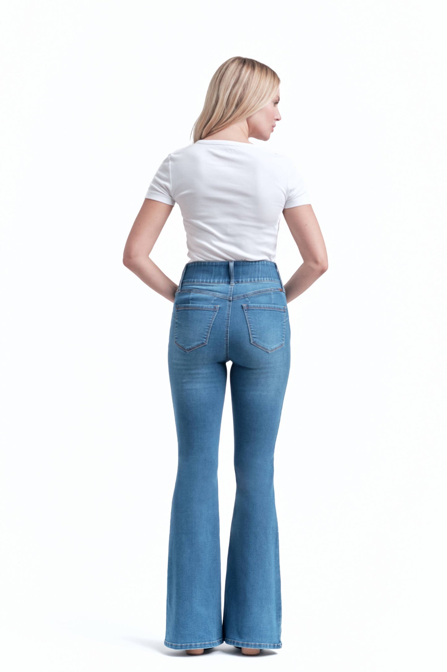 Petite 29" Shapewear Fit & Lift Flare Jean in Elsie