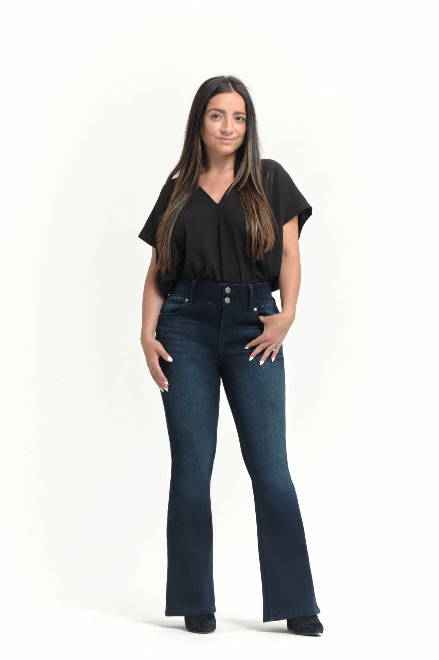 Petite 29" Shapewear Fit & Lift Flare Jean in Ashton